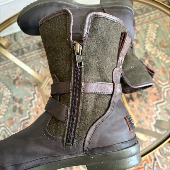 UGG | Simmen Leather Waterproof Combat Boots with Green Tweed details | Size 8 - Picture 6 of 15